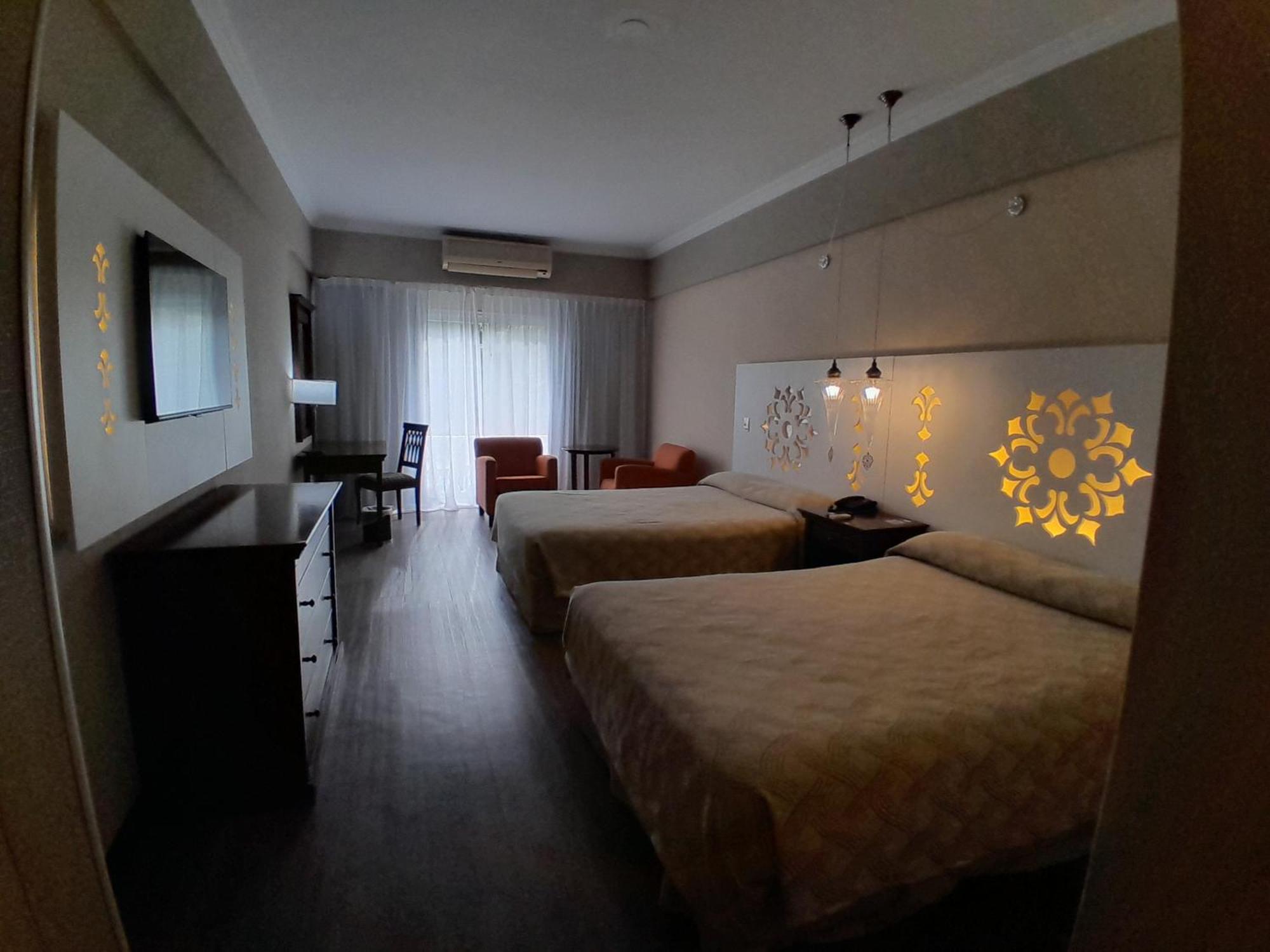 Howard Johnson Pilar Resort Spa & Convention Center Ngoại thất bức ảnh